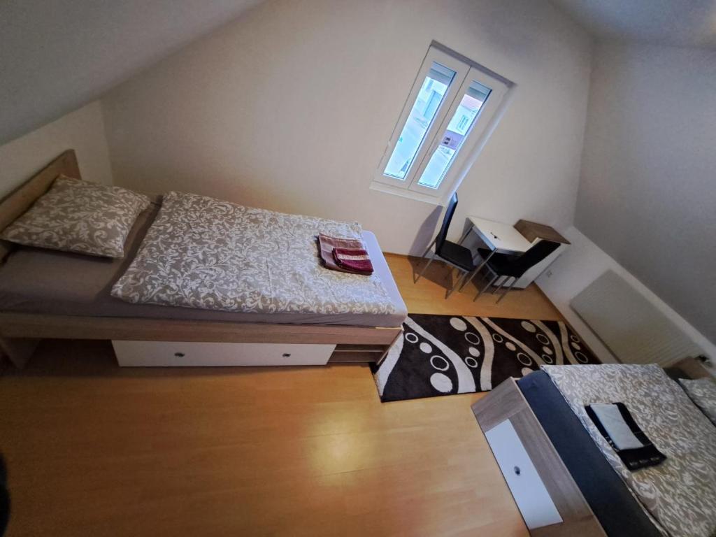 HostelHollabrunn客房内的一张或多张床位