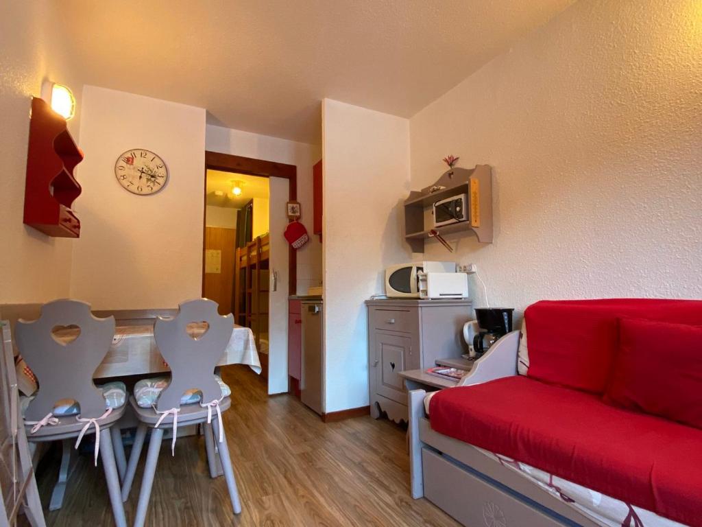 Studio Valfréjus, 1 pièce, 3 personnes - FR-1-265-214的休息区