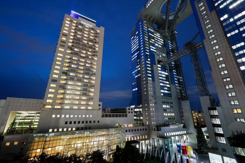 大阪大阪威斯汀酒店的夜城两座高楼