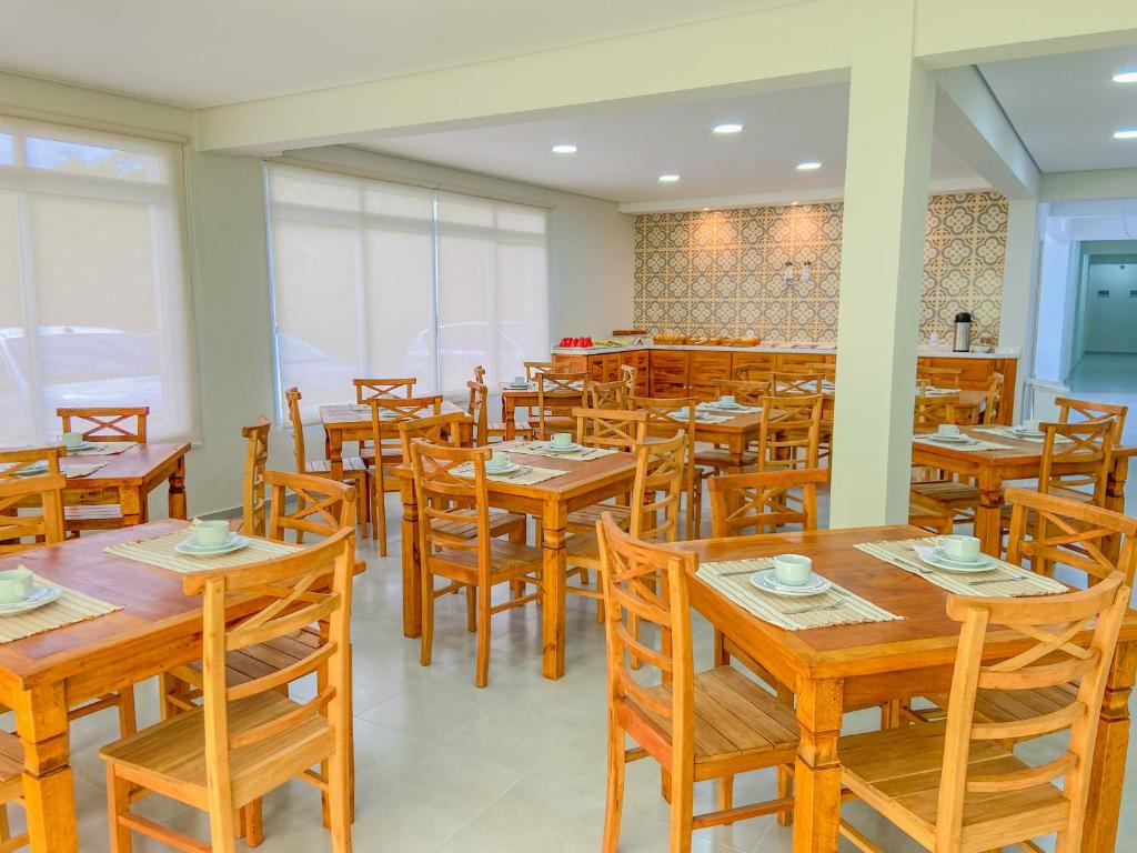 Pousada Aquino Mar餐厅或其他用餐的地方