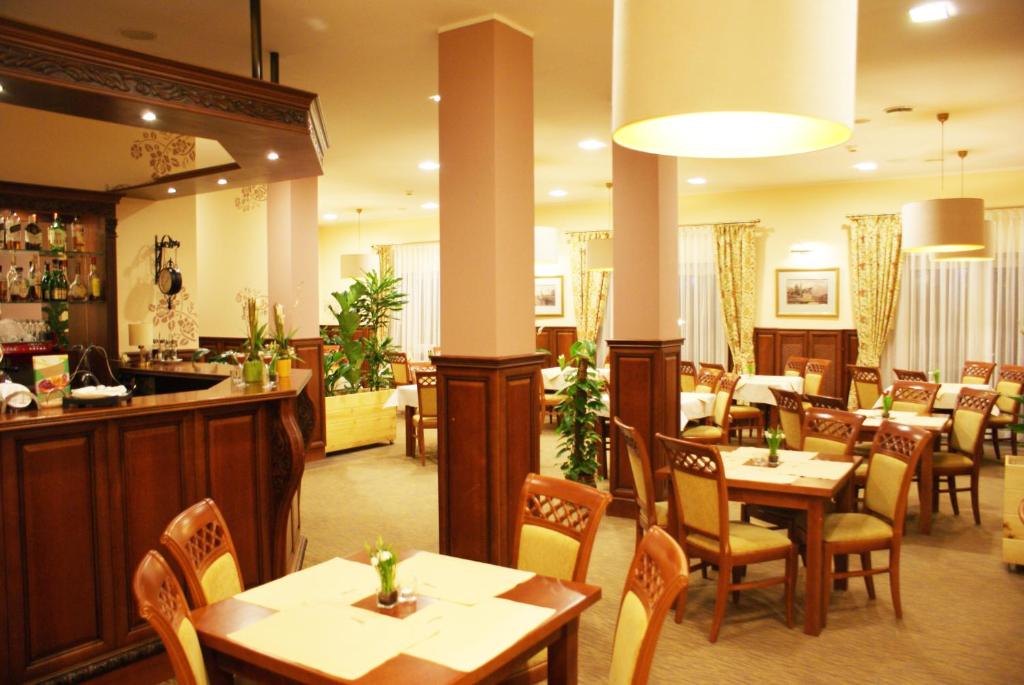 维尔加卡托维兹机场酒店餐厅或其他用餐的地方