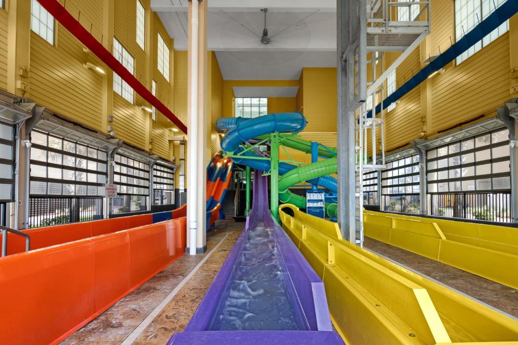 SpringHill Suites by Marriott Myrtle Beach Oceanfront的儿童俱乐部