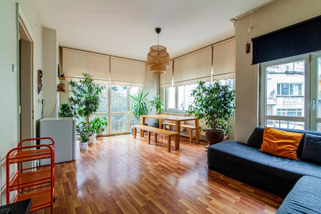 Charming Flat with Terrace near Taksim Square预订_Charming Flat with
