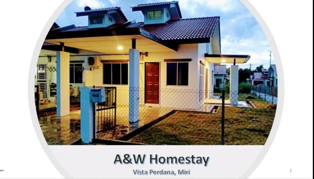 米里A&W Homestay, Vista Perdana, Miri的一张房子的照片,上面写着同质性