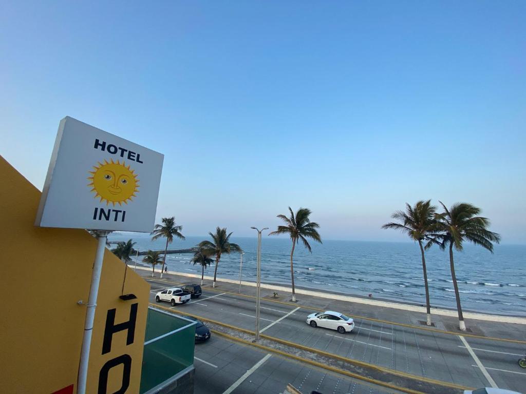 博卡德尔里奥HOTEL INTI的海景酒店标志