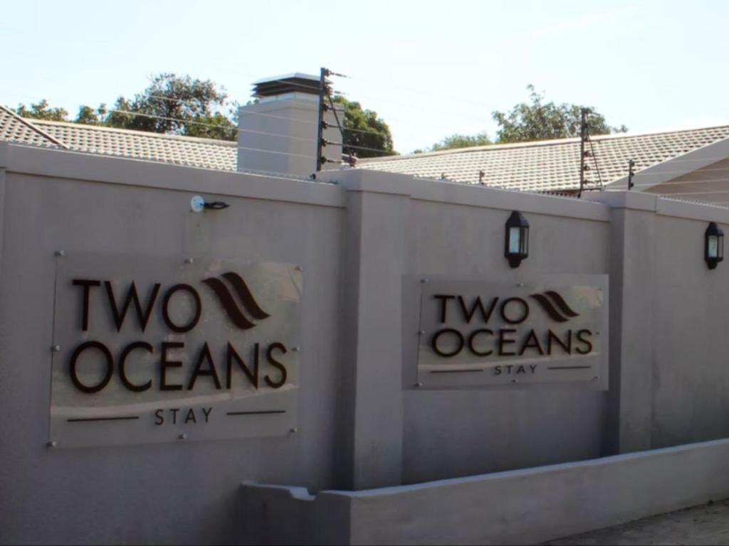 开普敦Two Oceans Stay的墙上有两个海洋标志