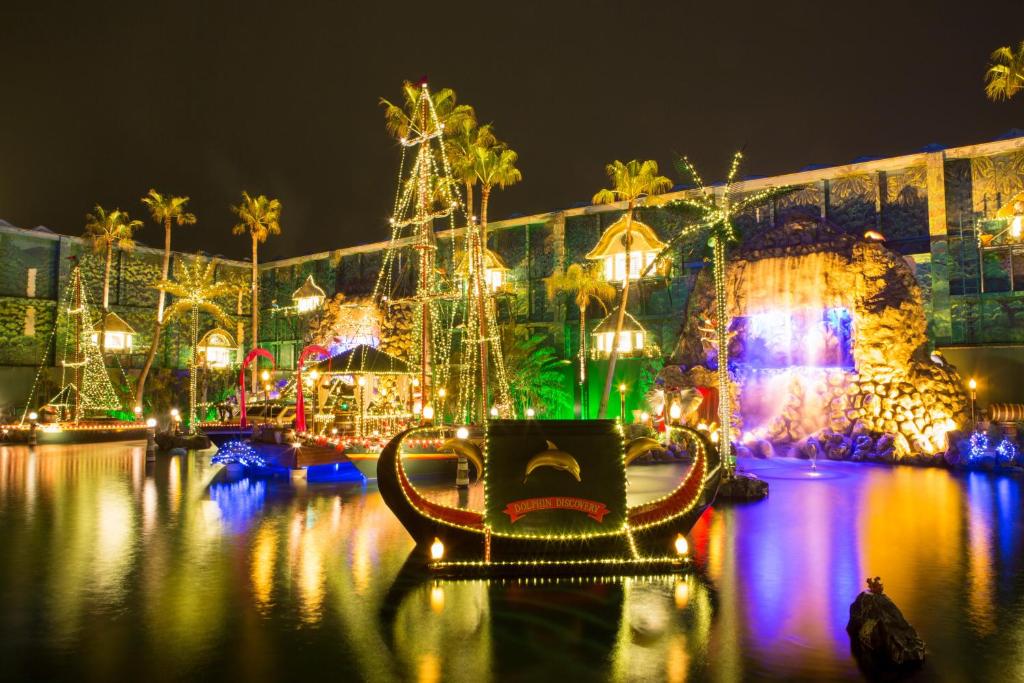 大分SKY PARADISE スカイパラダイス　ラクエン的夜间水中用小船展示圣诞