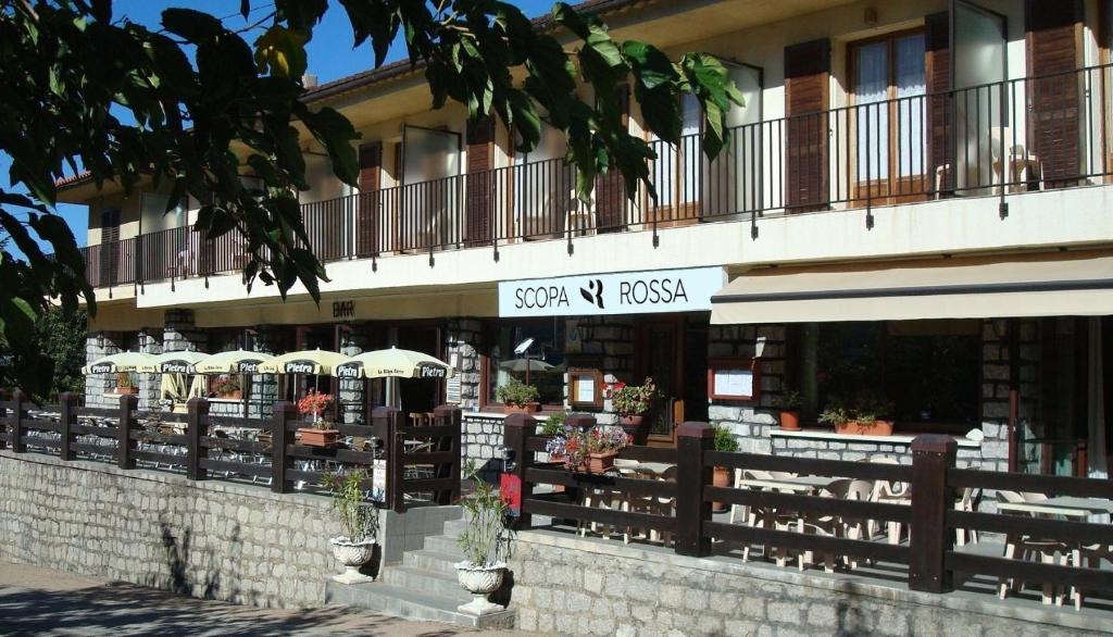 埃维萨Scopa Rossa的花店标志建筑