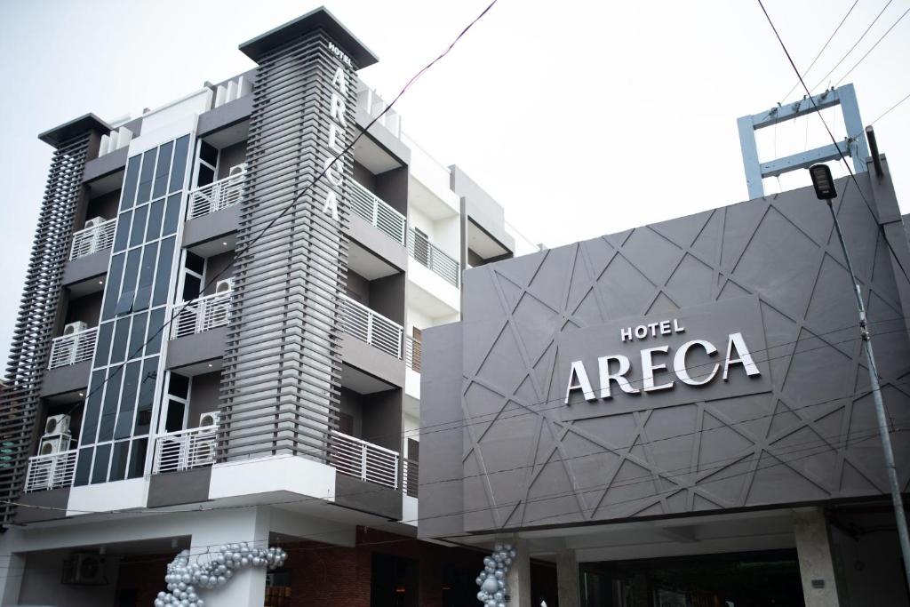 黎牙实比Hotel Areca的建筑上写着酒店字样的建筑