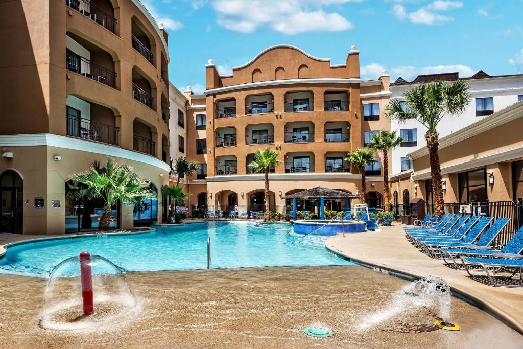 圣安东尼奥圣安东尼奥海洋世界®/韦斯托弗山万怡酒店的喷泉度假村的游泳池