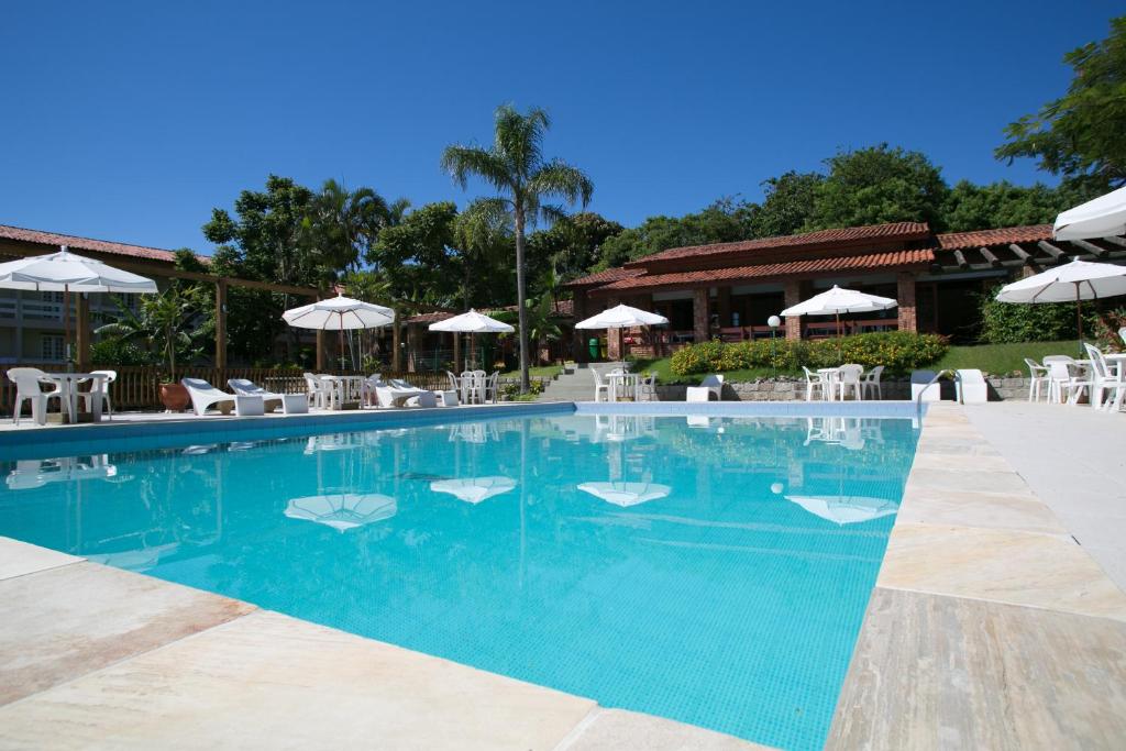圣塞巴斯蒂昂普拉亚酒店内部或周边的泳池