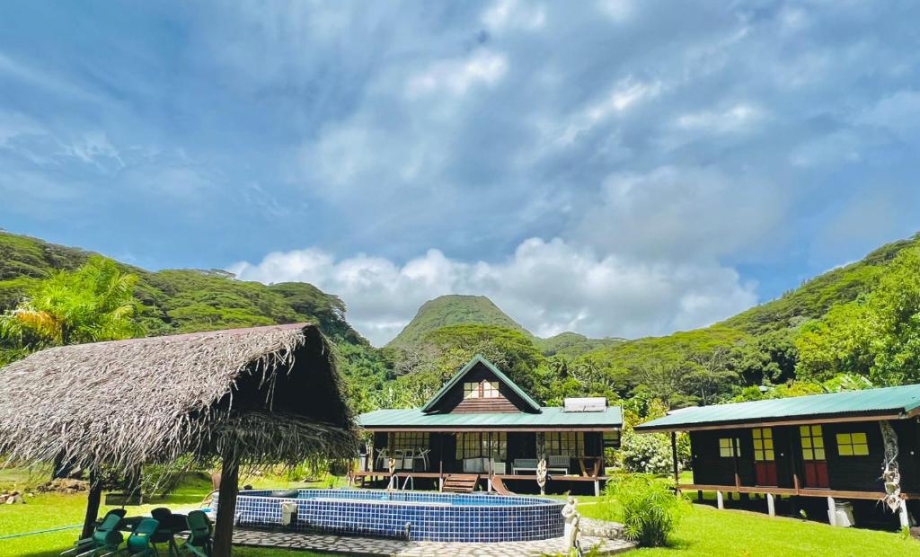 乌图罗阿Te Fare Manulani的山地度假酒店