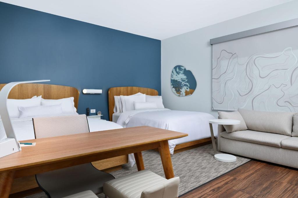 Element Chattanooga East客房内的一张或多张床位