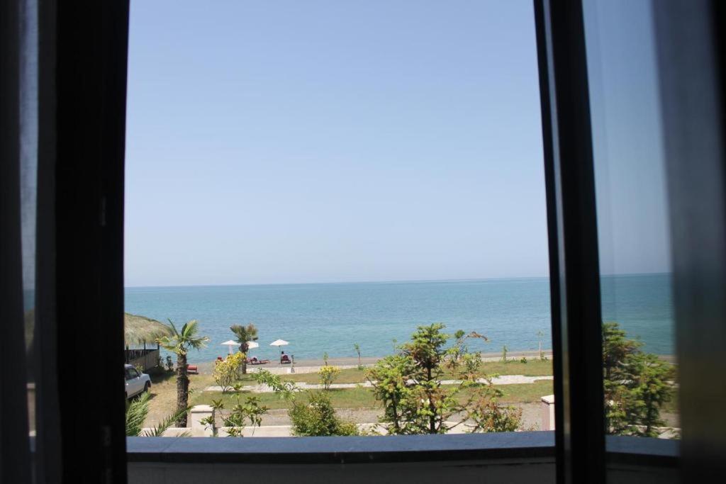 谢赫维蒂利Sea的从窗户可欣赏到海滩美景