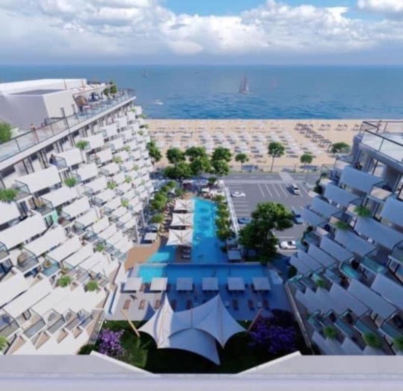 北马马亚-讷沃达里Alee Infinity Pool & Spa by Black Sea的海滩上酒店空中景色