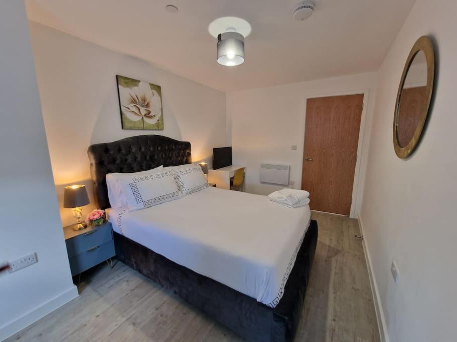 Luxury 2 Bed, 2 Bath Apartment - The Quays客房内的一张或多张床位