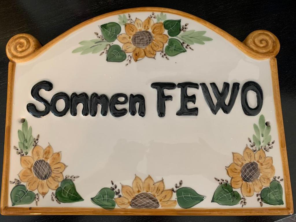 潘诺恩哈尔姆Sonnen FEWO的一种标语,表示向日葵的夏日热