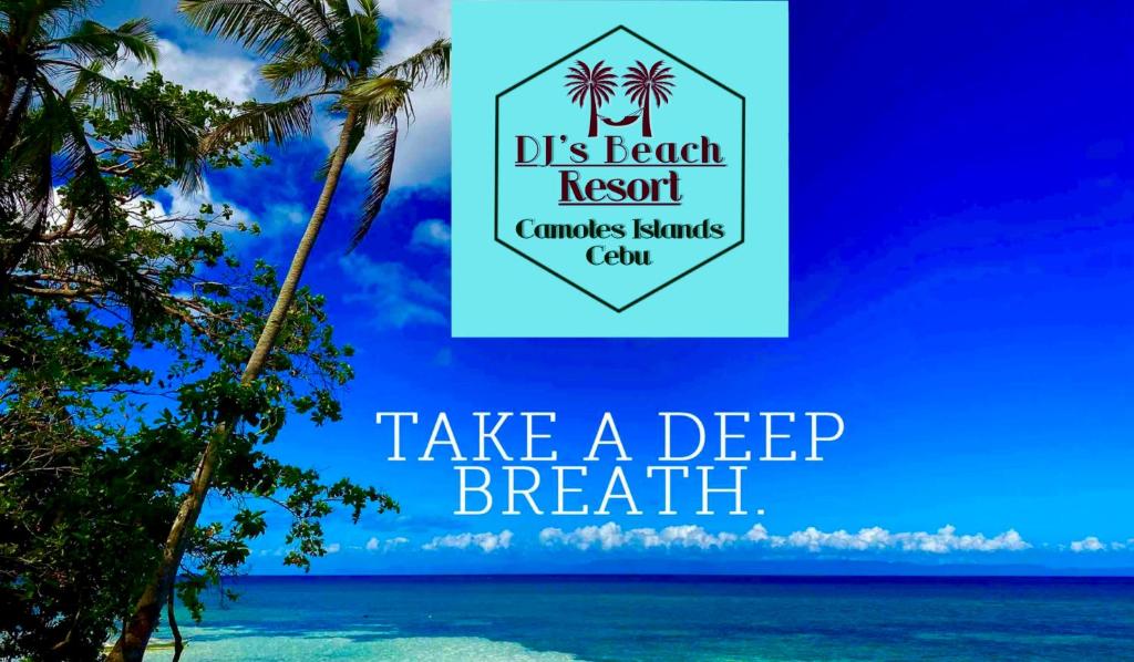 UnionDJs Beach Resort的海滩上深呼吸的标志