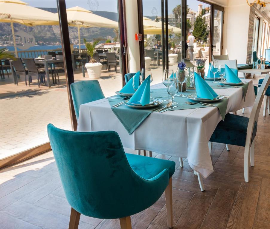 Hotel Vila Hedonija餐厅或其他用餐的地方