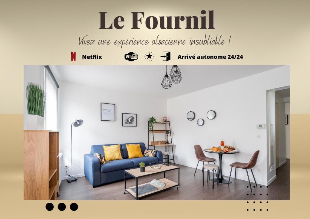 希尔蒂盖姆Le Fournil - WiFi - Séjournez à proximité de tout的客厅配有蓝色的沙发和桌子