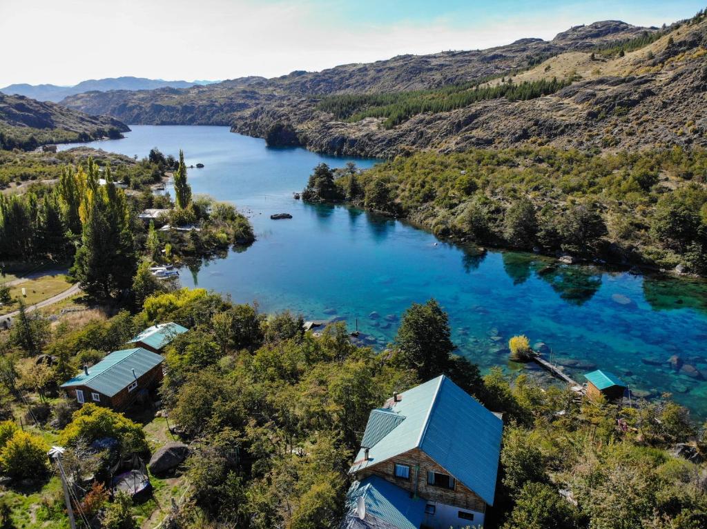 科克拉内Limayko Patagonia的山谷中河流的空中景观