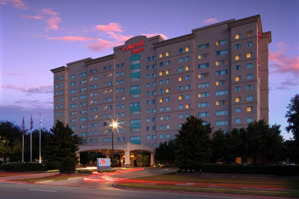 达拉斯Dallas Marriott Suites Medical/Market Center的 ⁇ 咒国际酒店和赌场