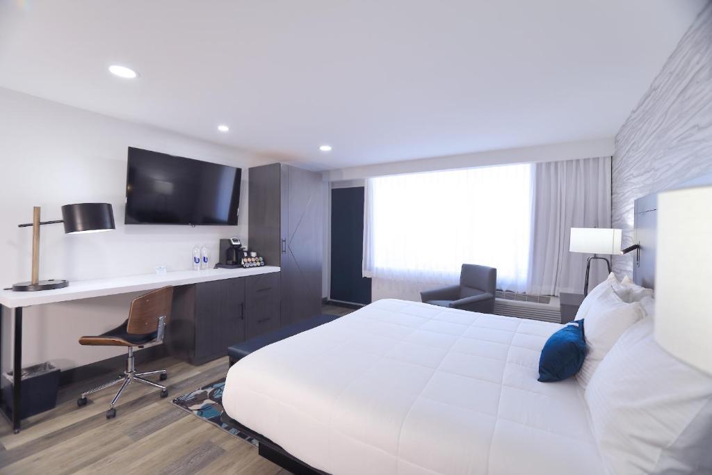 Treasure Bay Casino &amp; Hotel-Adults Age 21 and Above客房内的一张或多张床位