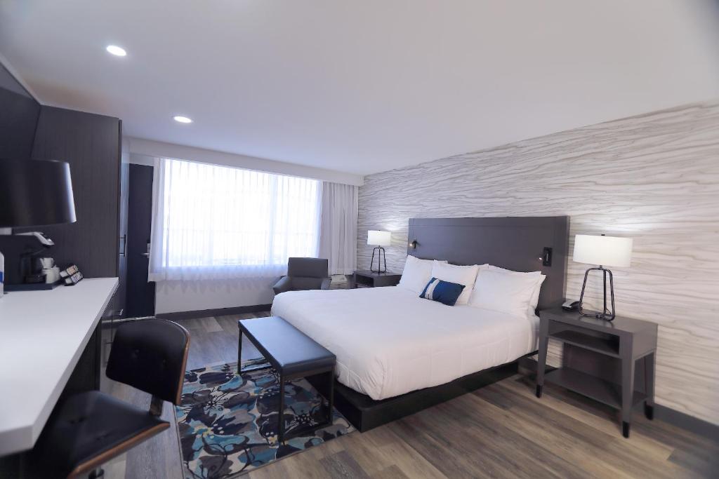 Treasure Bay Casino &amp; Hotel-Adults Age 21 and Above客房内的一张或多张床位