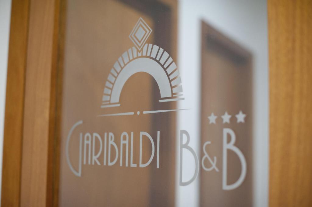 墨西拿Garibaldi R&B的彩虹反射门