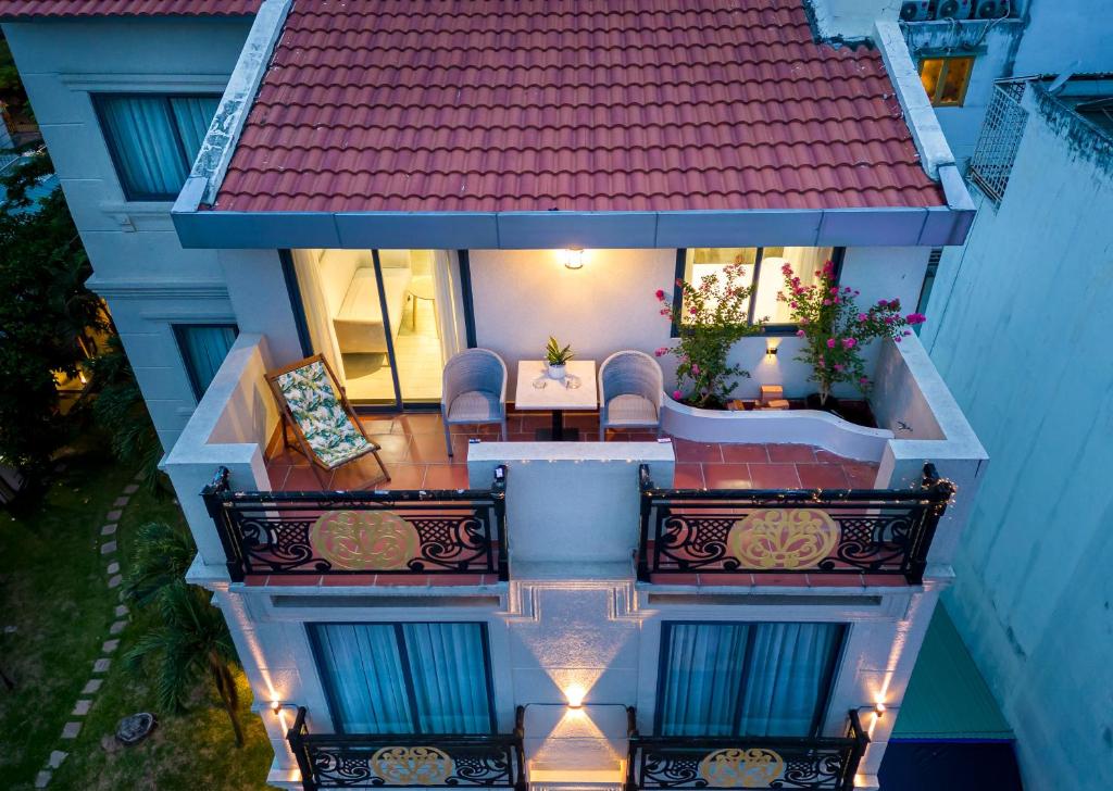 胡志明市The Royal LandPark - Phu My Hung的带阳台的房屋空中景致