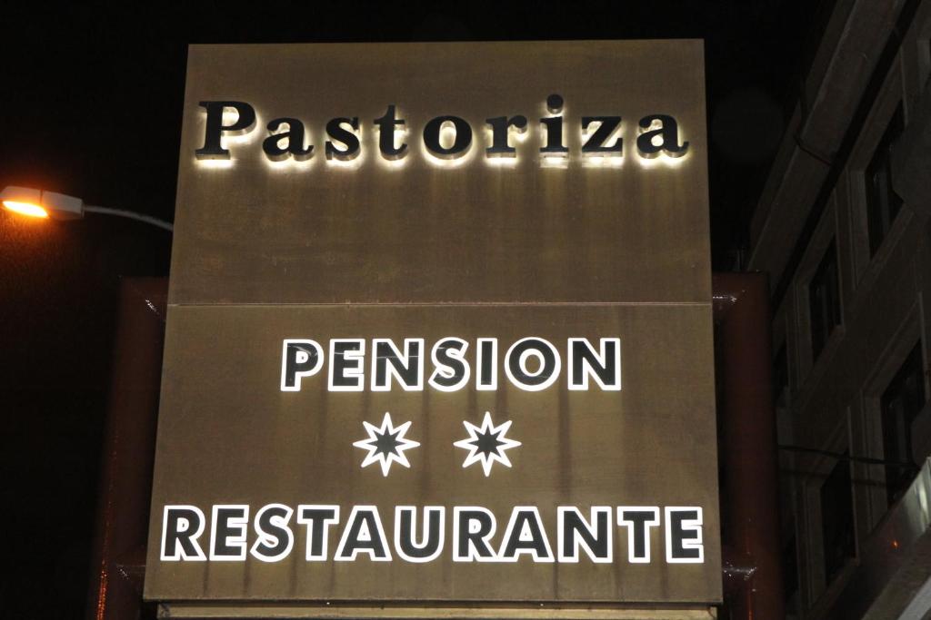 VimianzoPensión Pastoriza的注册退休金的标牌