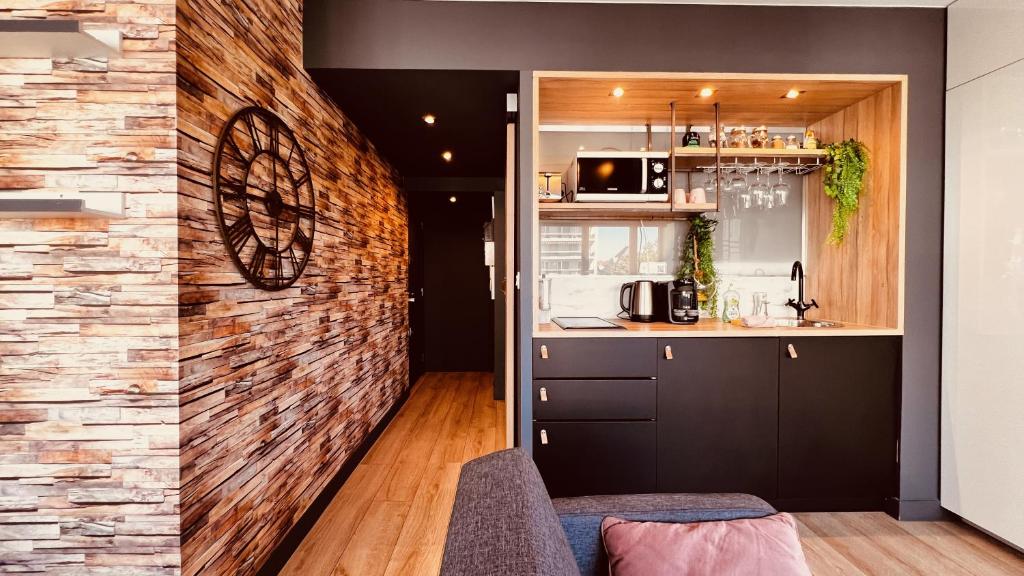 Lost inn Lyon Part dieu -Entre centre ville et gare part dieu -Netflix的厨房或小厨房