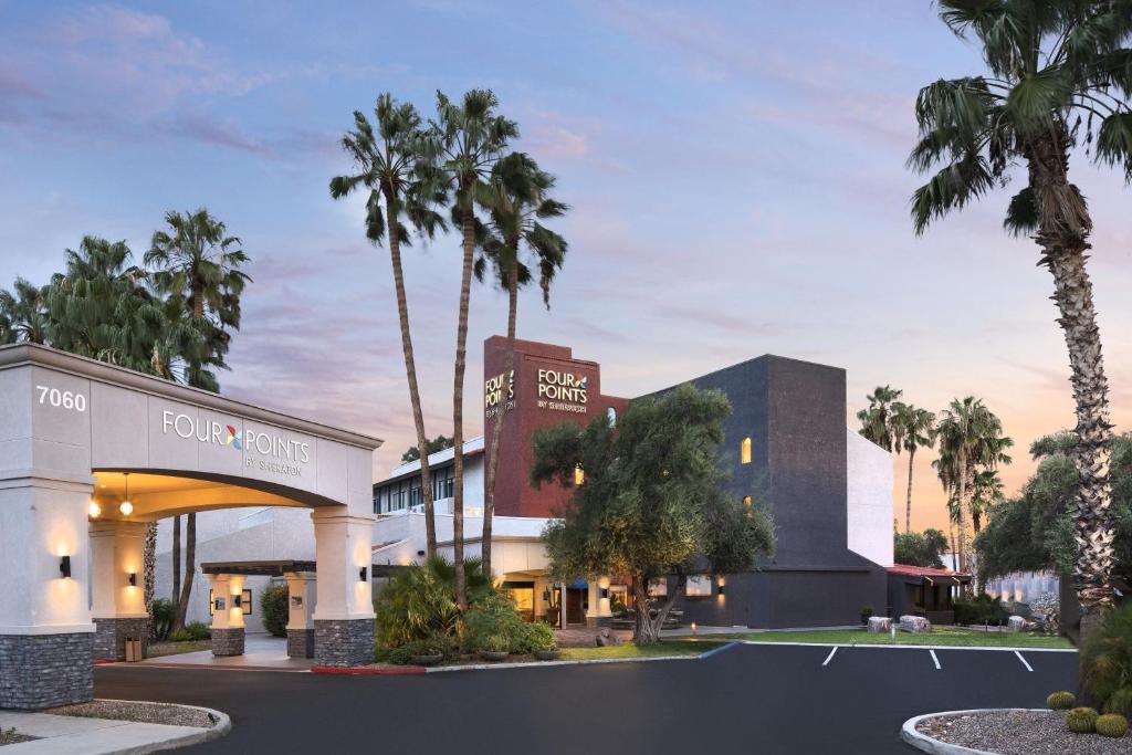 土桑福朋喜来登酒店图森机场店的 ⁇ 染棕榈酒店和赌场