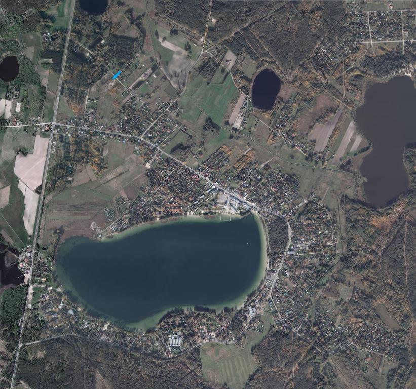 奥克宁卡SOSNOWY ZAKĄTEK的城市中湖泊的形象