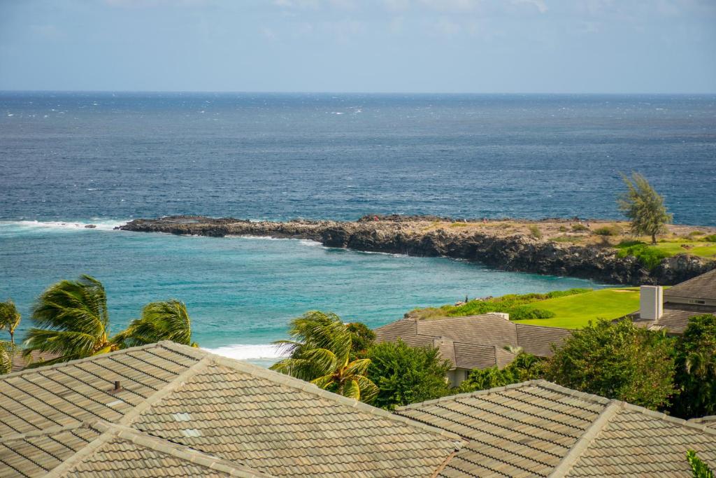 拉海纳毛伊岛卡普鲁亚别墅公寓式酒店的享有海景。