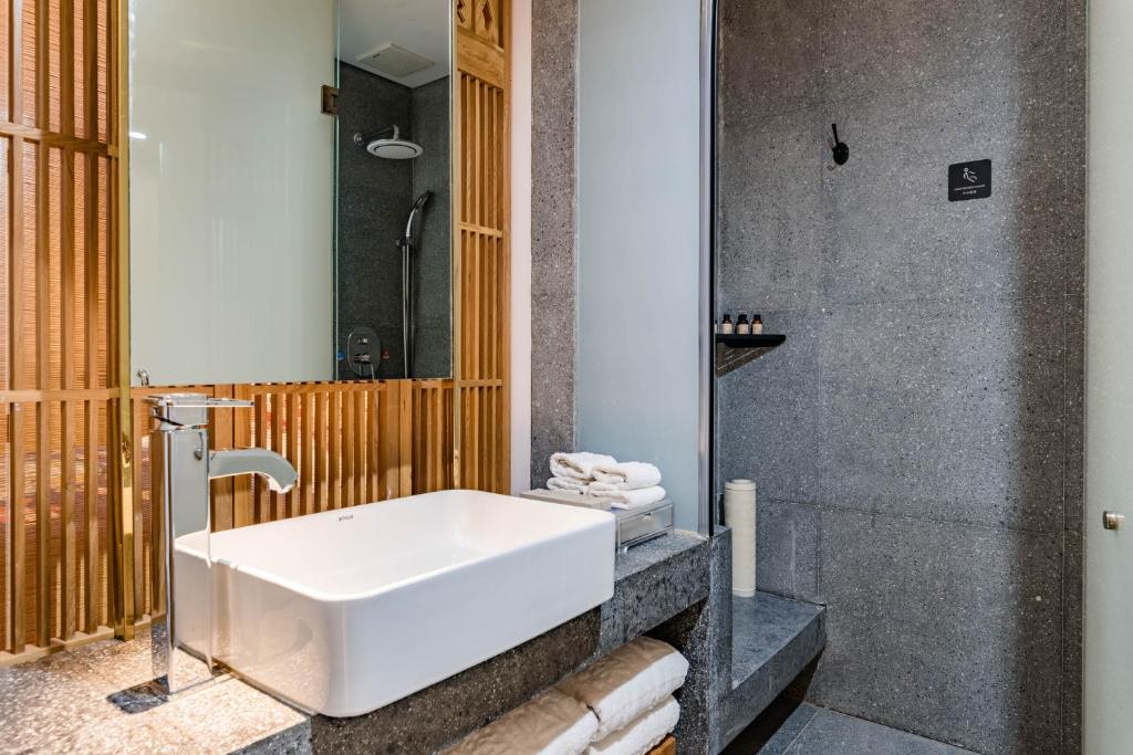 Yoba Boutique Hotel的一间浴室