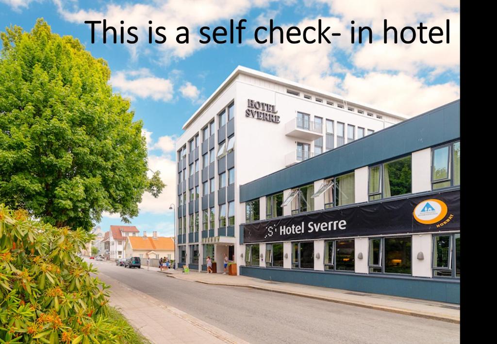 桑内斯斯维尔酒店 的一座建筑的标志是:自助办理入住手续