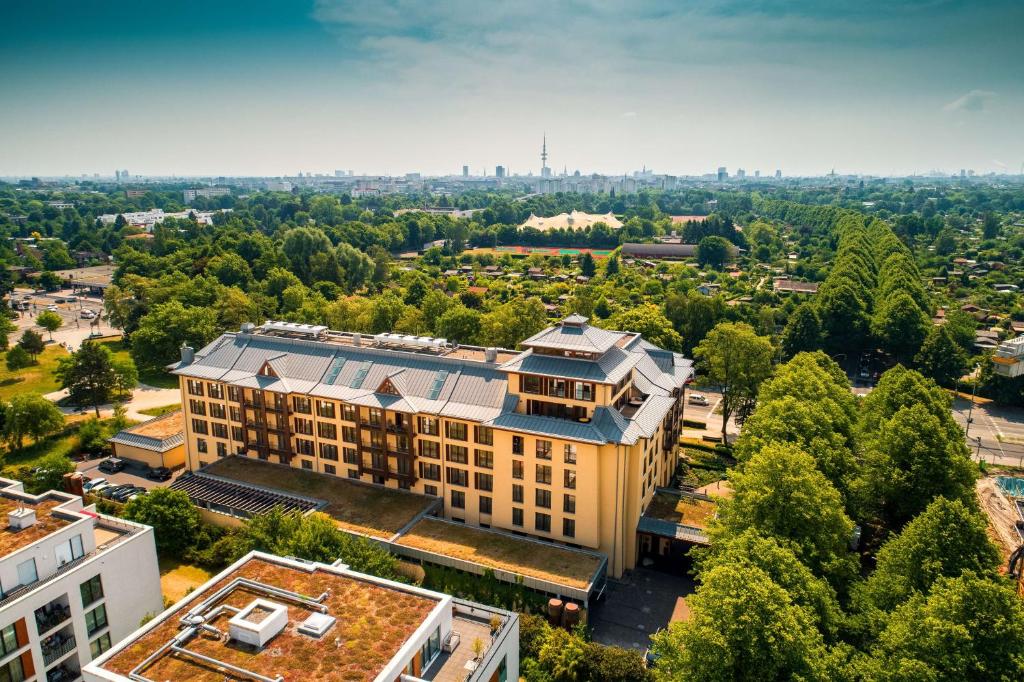 汉堡Park-Hotel Hagenbeck的城市建筑物的顶部景观