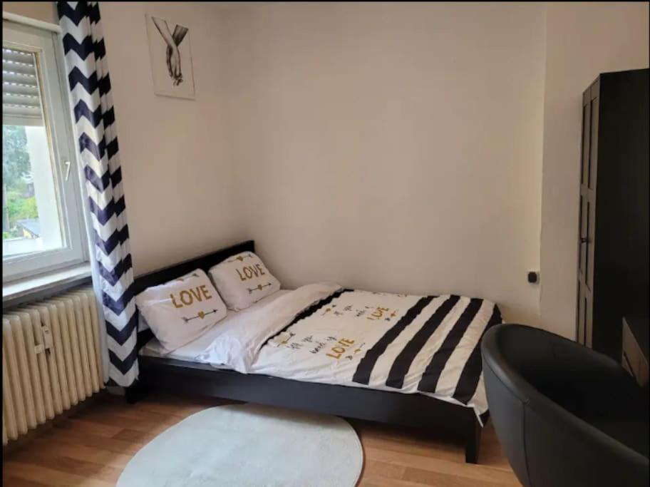 Wohnung im Zentrum von Darmstadt客房内的一张或多张床位