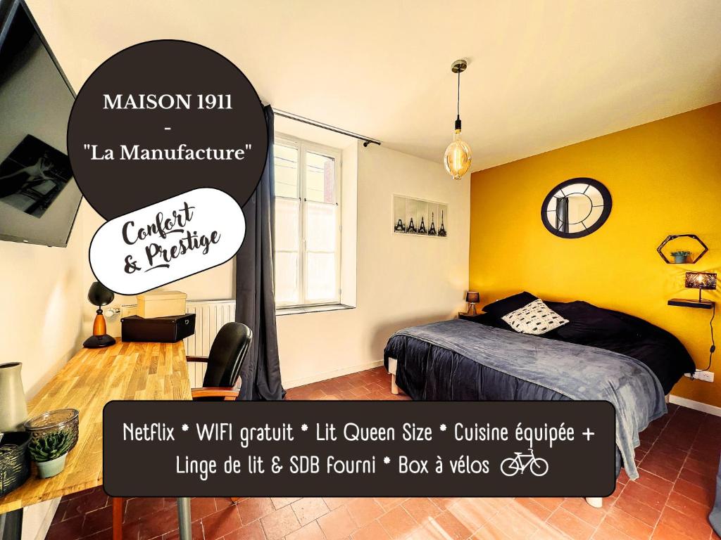 日安Appart LA MANUFACTURE - Maison 1911 - confort & prestige的一间卧室设有一张床和黄色的墙壁