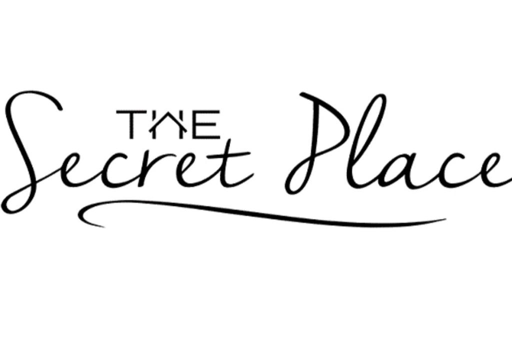 PaisleyThe Secret Place的手写的刻录,完美的地方手写文本,在白色背景上被隔离