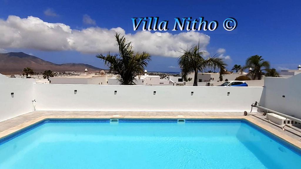 普拉亚布兰卡Villa Nitho - heated Pool, panoramic view, privacy的景观别墅内的游泳池