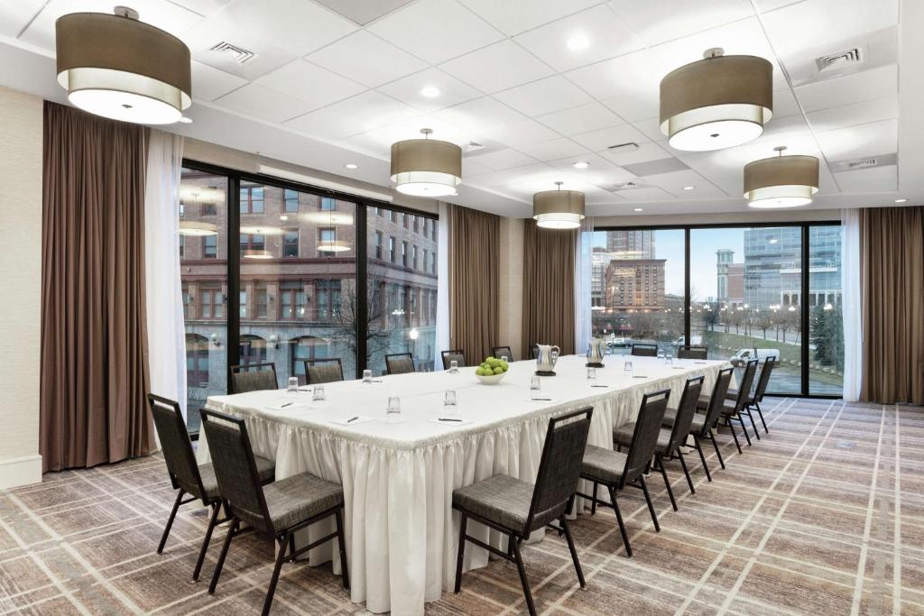 Homewood Suites by Hilton Providence Downtown商务区和&#47;或会议室