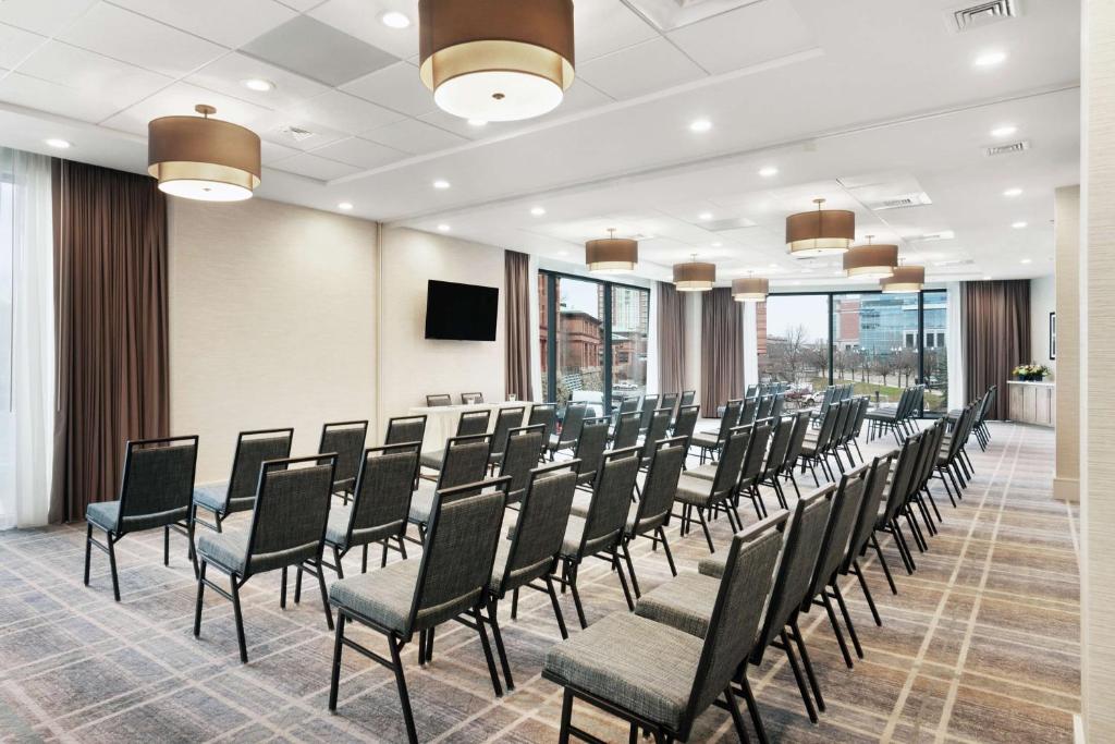 Homewood Suites by Hilton Providence Downtown商务区和&#47;或会议室