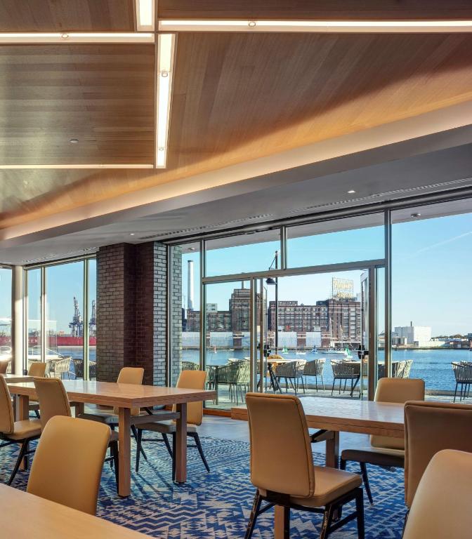 Canopy By Hilton Baltimore Harbor Point - Newly Built的休息区