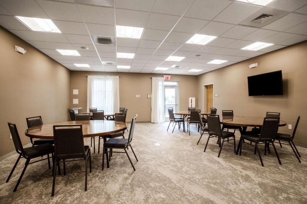 Homewood Suites By Hilton Myrtle Beach Coastal Grand Mall的电视和&#47;或娱乐中心