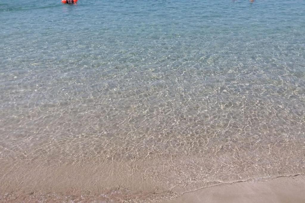 迪迪姆Denizli Öğretmenler Sitesi的一片海水,一片沙滩和大海