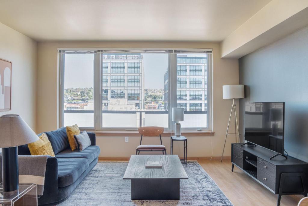 Queen Anne 1br w gym wd lounge roof deck SEA-574平面图