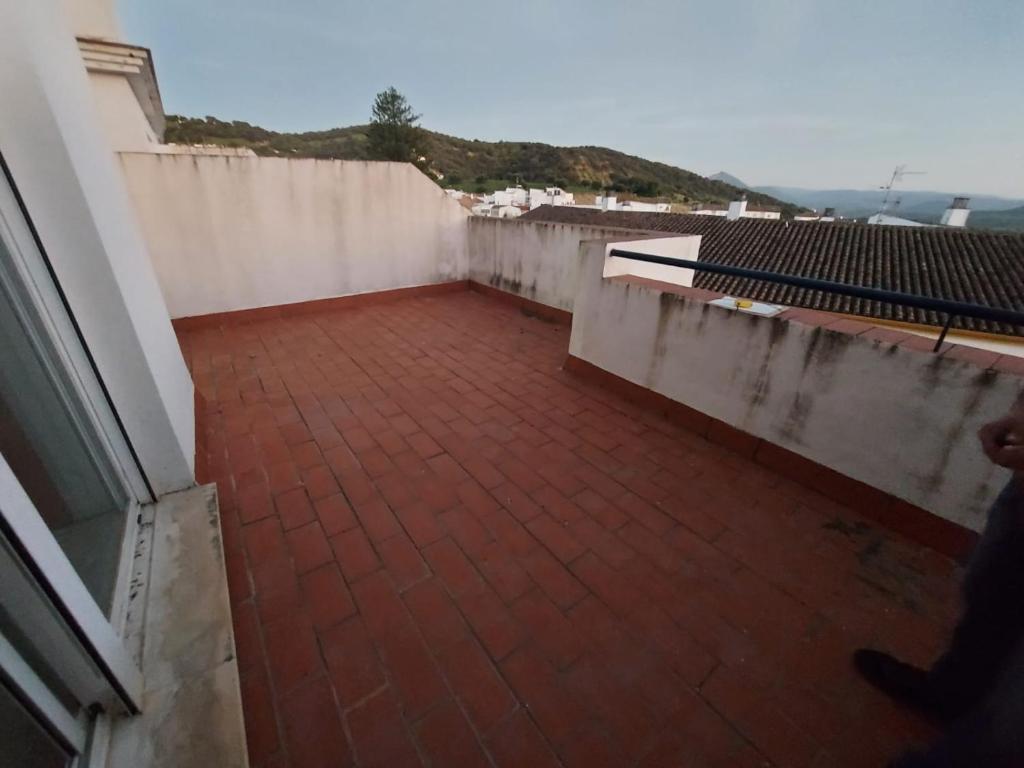 普拉多德尔雷El Mirador的从房子的屋顶上可欣赏到庭院的景色