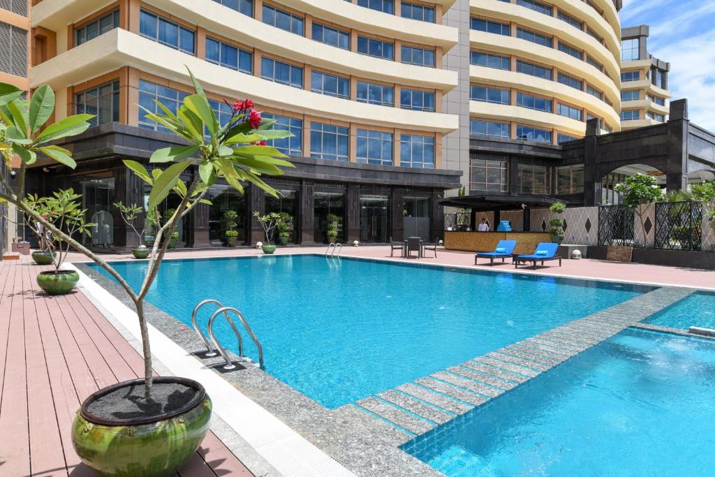 Royal Tian Li Hotel内部或周边的泳池